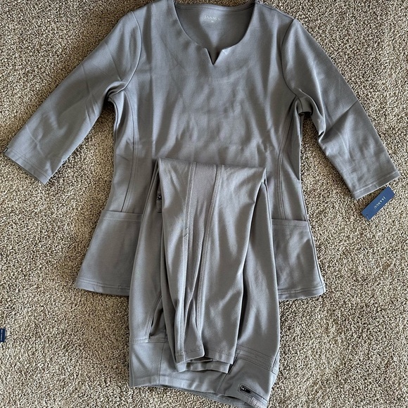 Jaanuu Classic Gray Scrub Set - Picture 1 of 1